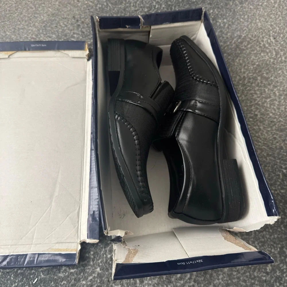 Dress Men's Shoes Black Size 8.5 Excellent Condition‎